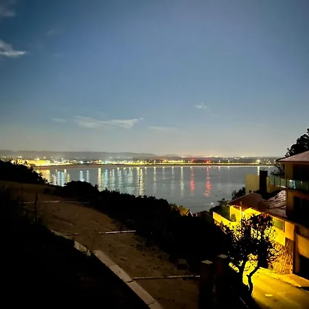 Lighthouse - House With Amazing Sea Views Sao Martinho do Porto